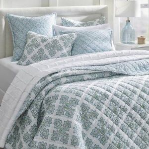 NWT KENDI QUILT  by GRANDINROAD